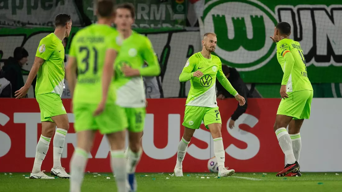Der VfL Wolfsburg schmiss Pokalverteidiger RB Leipzig aus dem Wettbewerb. - Bild: Swen Pförtner/dpa