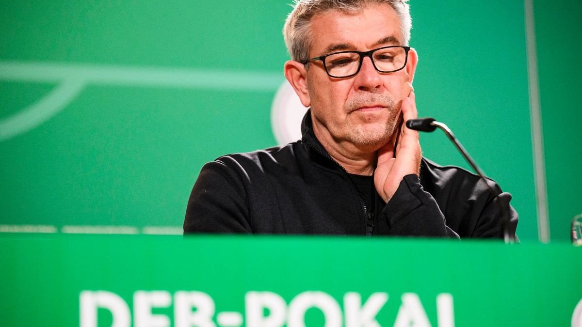 Ist mit Union Berlin auch im Pokal augeschieden: Urs Fischer. - Foto: Tom Weller/dpa