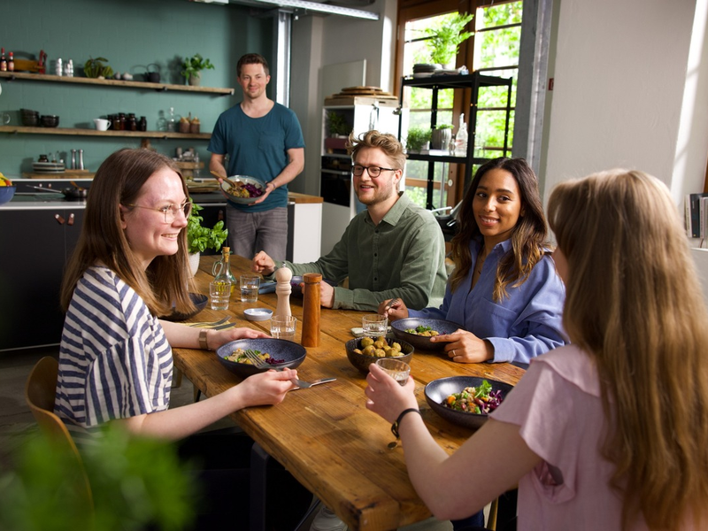 iglo ruft am Weltvegantag dazu auf, sein inneres Gewohnheitstier herauszufordern - Foto: presseportal.de