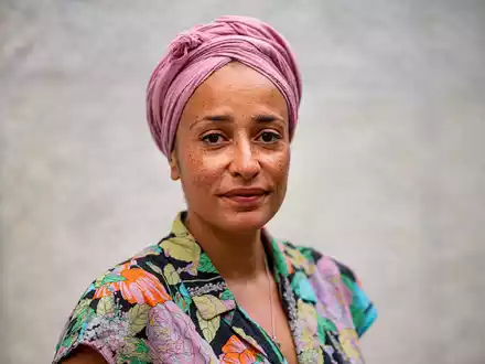 Zadie Smith legt einen historischen Roman vor, der viele aktuelle Bezüge hat. - Foto: Fabian Sommer/dpa