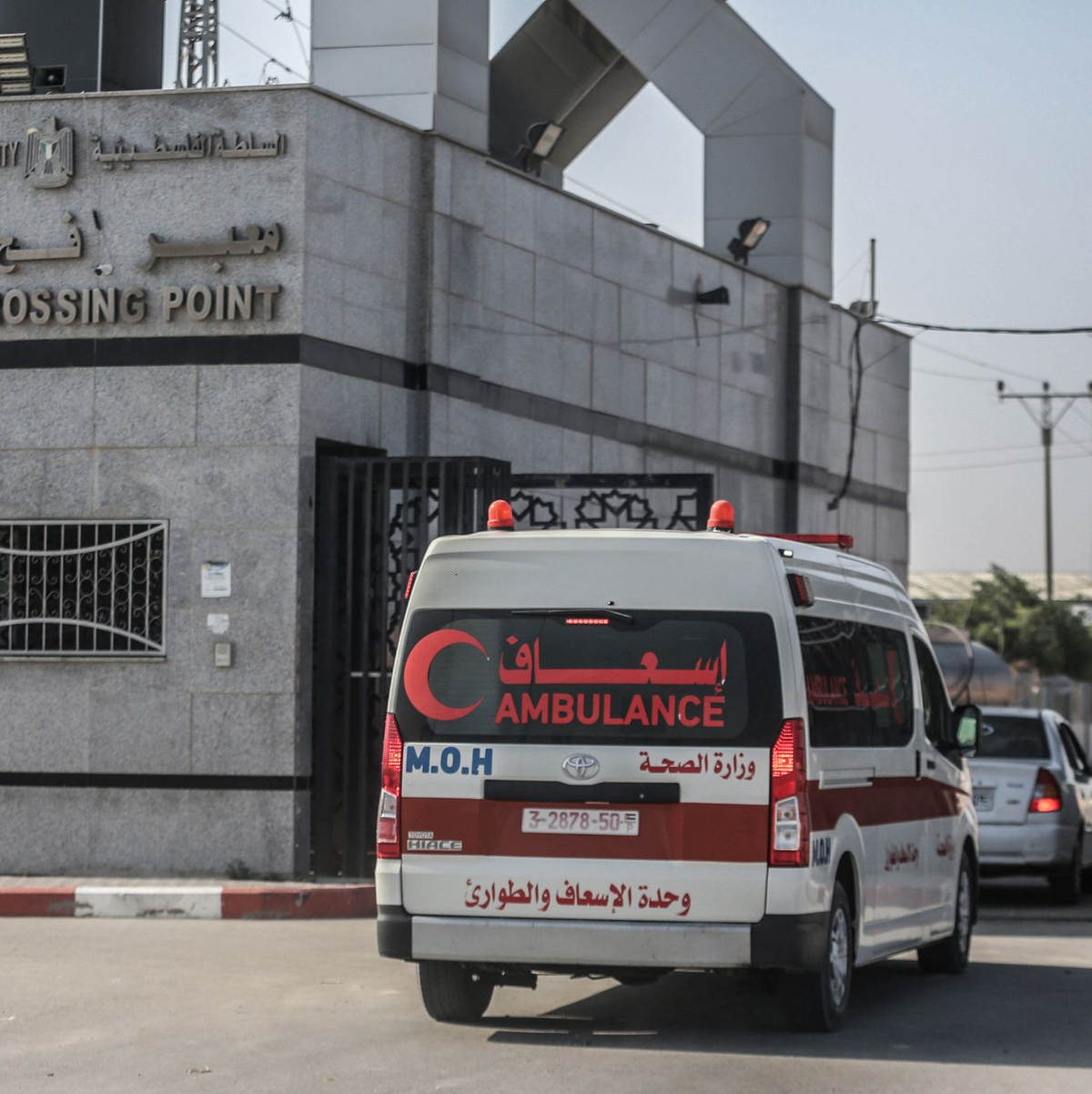 Die israelische Armee lässt 3.200 palästinensische Arbeiter über einen Grenzübergang im südlichen Gazastreifen frei. - Foto: Mohammed Talatene/dpa