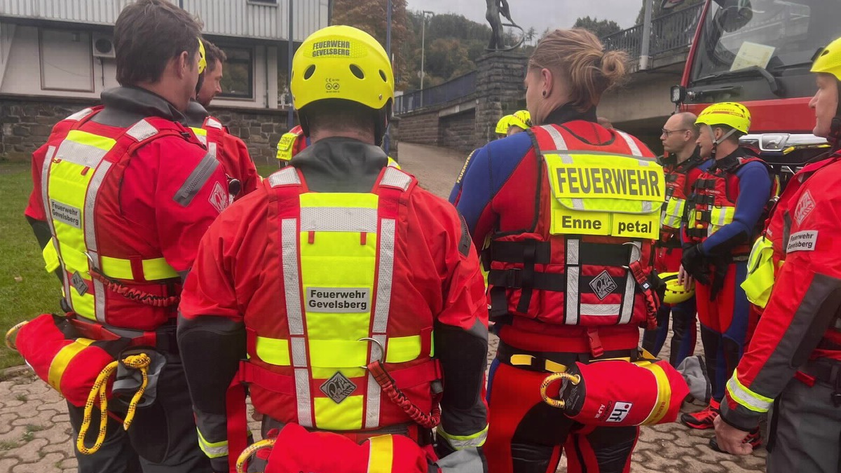 FW-EN: Neue Strömungsretter im Südkreis! Erfolgreiche Kooperation der Feuerwehren Ennepetal und Gevelsberg. - Foto: presseportal.de