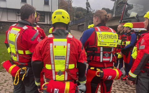 FW-EN: Neue Strömungsretter im Südkreis! Erfolgreiche Kooperation der Feuerwehren Ennepetal und Gevelsberg. - Foto: presseportal.de