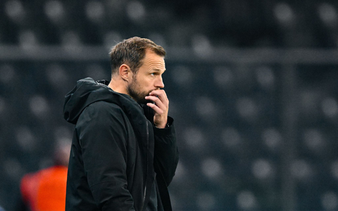 Trainer Bo Svensson steckt mit Mainz in der Krise. - Foto: Soeren Stache/dpa