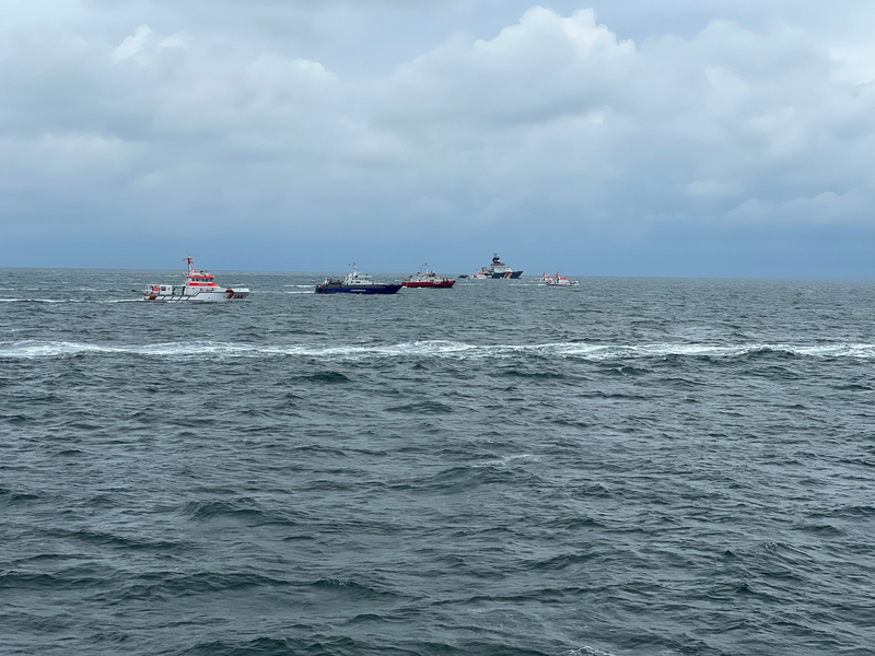 Suche nach den vermissten Seeleuten des Frachters «Verity», der am 24. Oktober nach einer Kollision mit einem anderen Schiff in der Nordsee gesunken ist. - Foto: Die Seenotretter – DGzRS/dpa