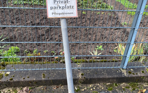 LPI-SLF: Zeugen nach Unfallflucht gesucht - Foto: presseportal.de