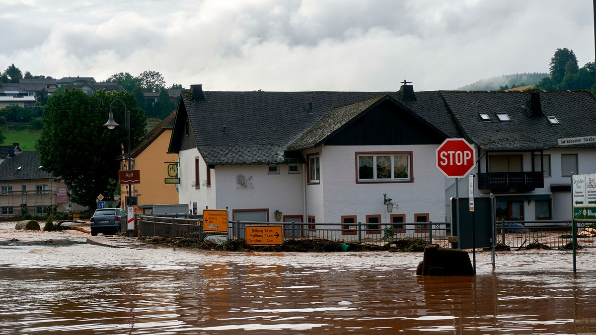 Keine Angst vor der Wettervorhersage: So sichern Sie sich vor Unwetterschäden ab! - Foto: presseportal.de