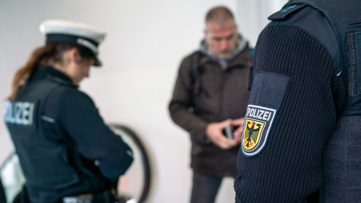 Bundespolizeidirektion München: Türkeiurlaub endet teuer - Bundespolizei treibt rund 8.000 EUR Justizschuld ein - Foto: presseportal.de