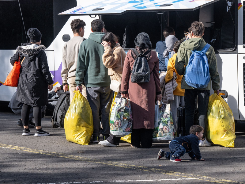 Bundesländer und Kommunen fordern vom Bund mehr Geld für die Versorgung von Flüchtlingen. - Foto: Boris Roessler/dpa