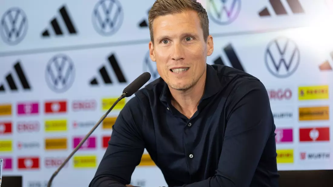 Hat erneut den Reformbedarf im deutschen Nachwuchsfußball herausgestellt: Hannes Wolf. - Bild: Jürgen Kessler/dpa