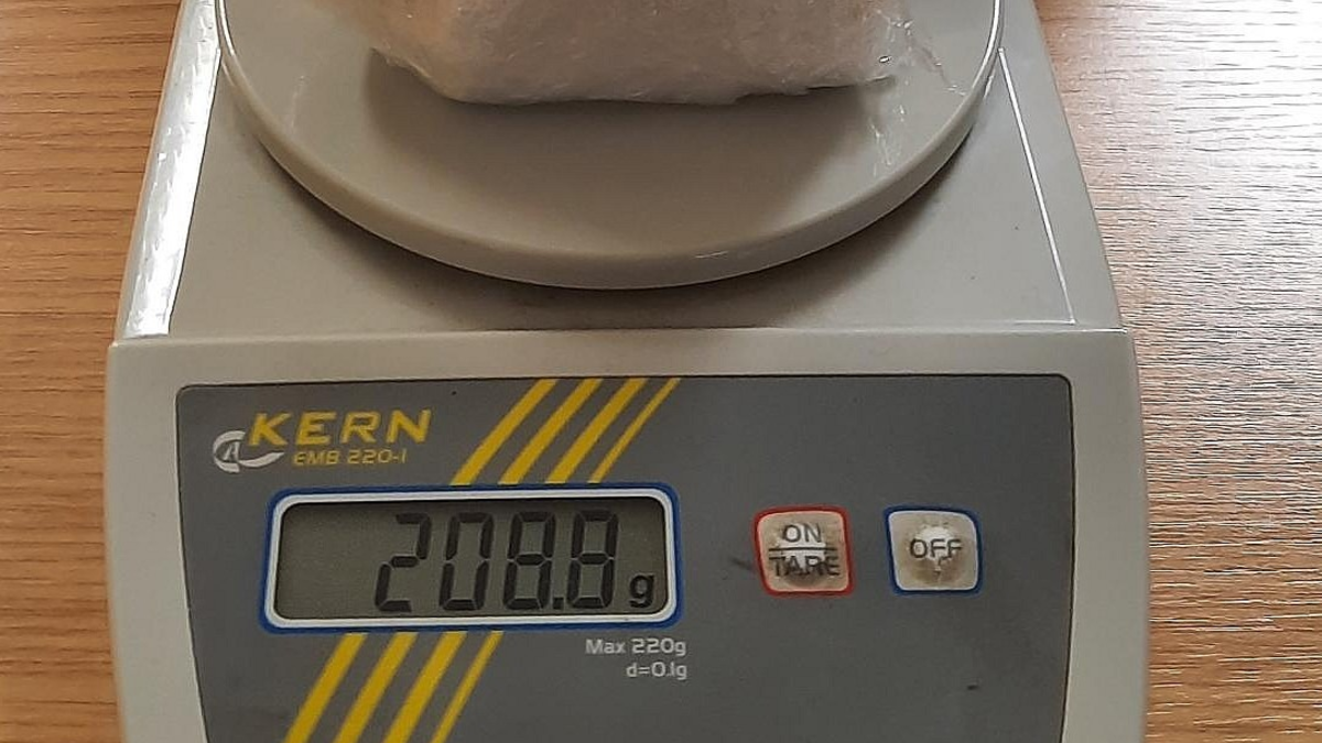 BPOL NRW: Kokainschmuggler von Bundespolizei festgenommen - In Jackentasche Kokain im Verkehrswert von mehreren tausend Euro aufgefunden - Foto: presseportal.de