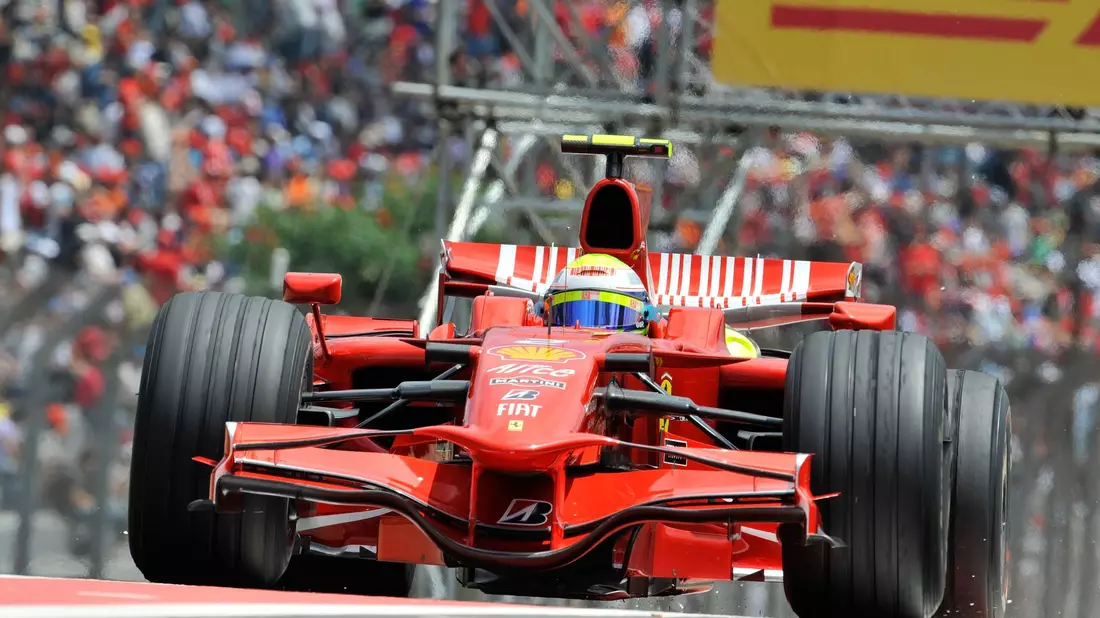 Möchte den WM-Titel nachträglich zugesprochen bekommen: Felipe Massa. - Bild: Gero Breloer/dpa