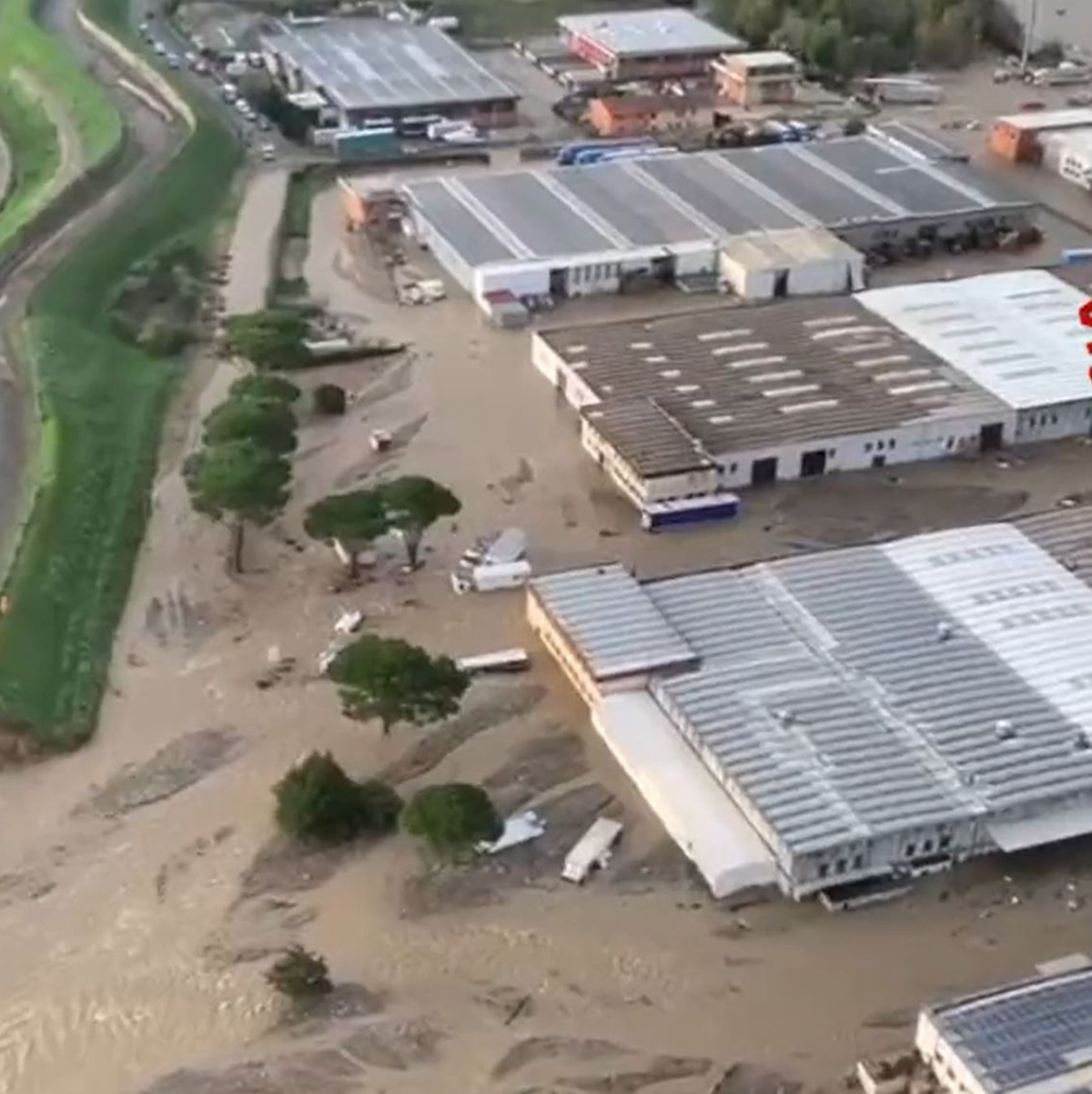 Überschwemmte Gebiete in der Provinz Prato in der Toskana. - Foto: -/Vigili del Fuoco/dpa