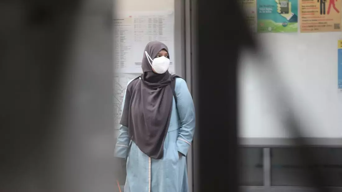 Frau mit Schleier und FFP-2-Maske (Archiv) - Bild: über dts Nachrichtenagentur