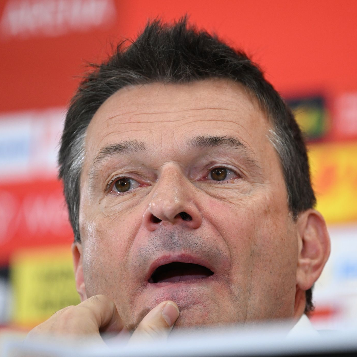 Sportvorstand Christian Heidel hatte die Beiträge von Anwar El Ghazi als «höchst politisches Thema» bezeichnet. - Foto: Arne Dedert/dpa