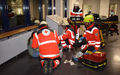 POL-HM: Gemeinsame Übung der Polizeiinspektion Hameln-Pyrmont/Holzminden mit den Behörden und Organisationen mit Sicherheitsaufgaben des Landkreises Holzminden - Foto: presseportal.de
