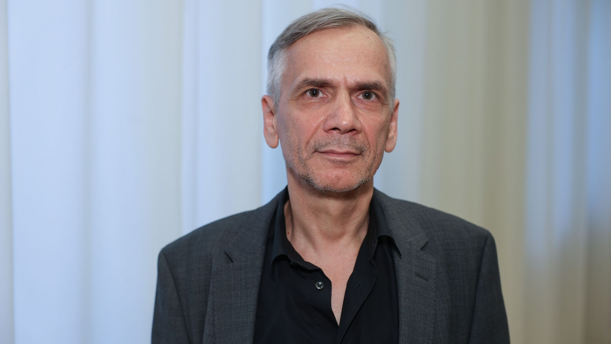 Lutz Seiler wird geehrt. - Foto: Joerg Carstensen/dpa