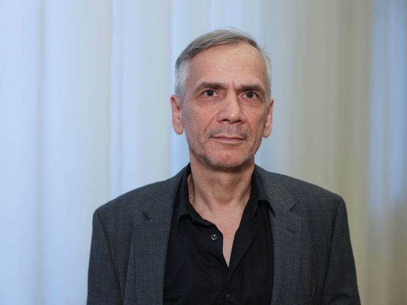 Lutz Seiler wird geehrt. - Foto: Joerg Carstensen/dpa