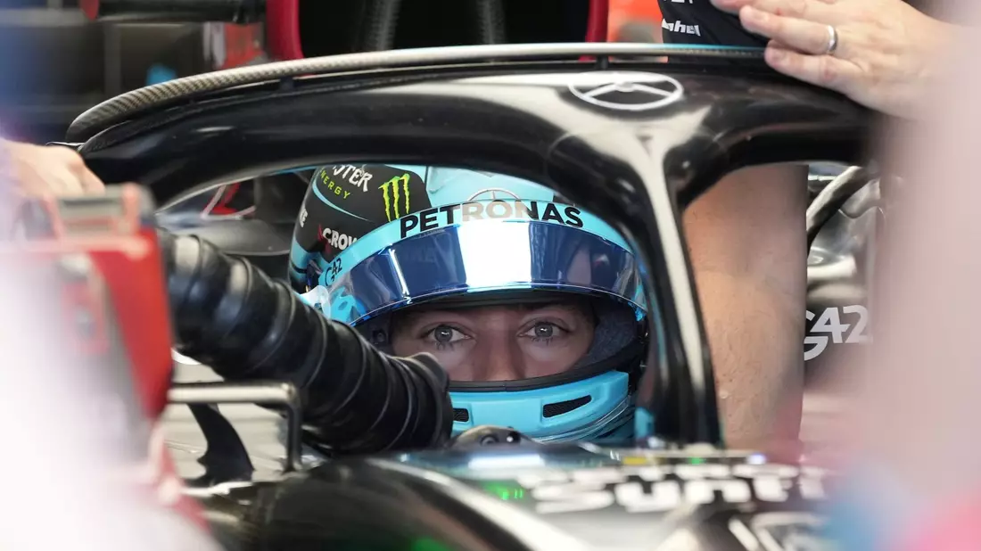 Mercedes-Pilot George Russell wird in Brasilien strafversetzt. - Bild: Toru Hanai/AP/dpa