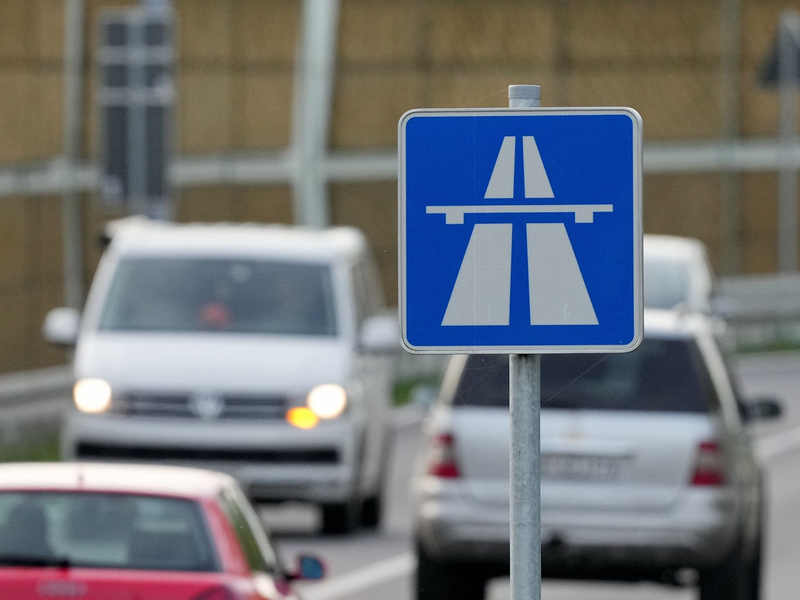 Geplante Projekte: Das Verkehrsministerium muss bis Ende des Jahres eine aktualisierte Nutzen-Kosten-Berechnung vorlegen. - Foto: Soeren Stache/dpa