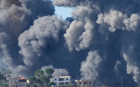 Die israelischen Streitkräfte haben einen Kommandeur der Hisbollah getötet. - Foto: Hussein Malla/AP/dpa