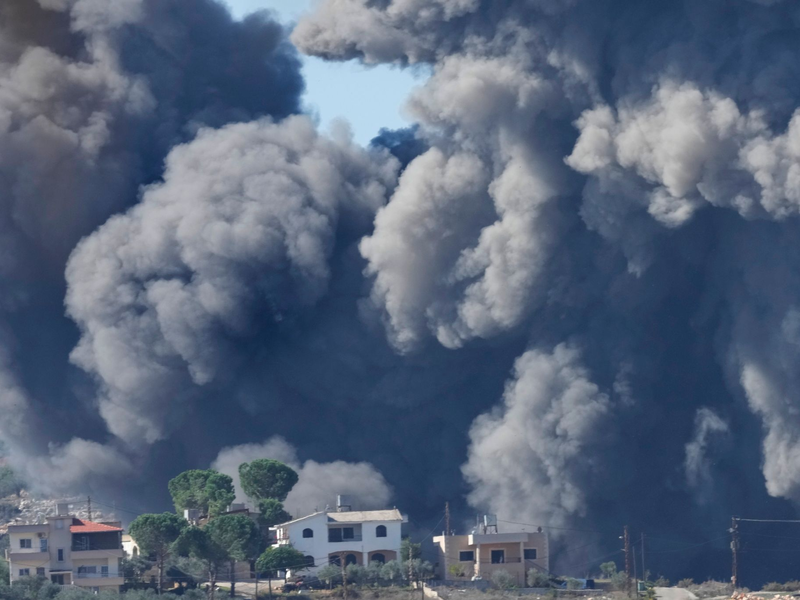 Die israelischen Streitkräfte haben einen Kommandeur der Hisbollah getötet. - Foto: Hussein Malla/AP/dpa