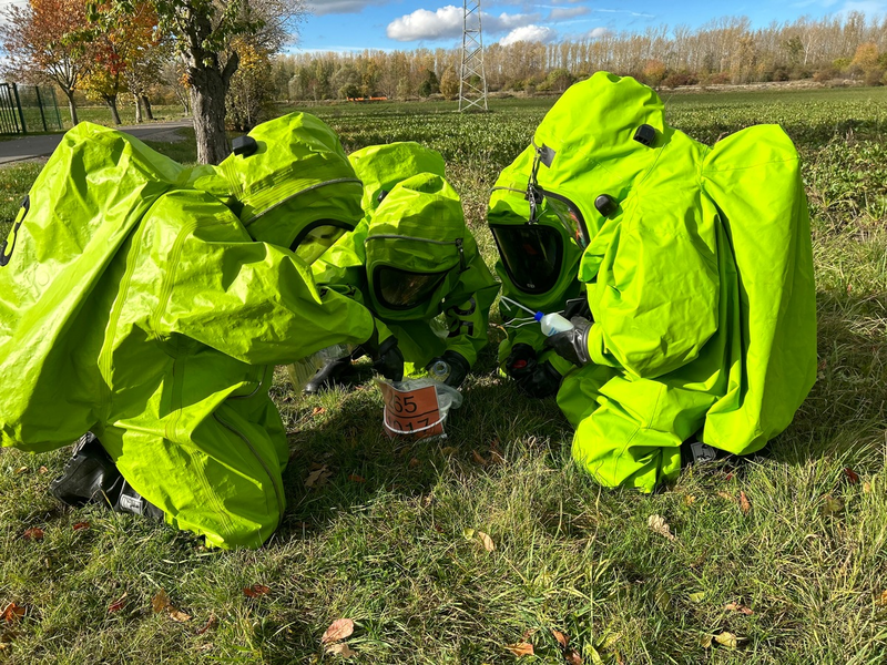 FW LK Leipzig: Ausbildung des CBRN Erkundungszug des Katastrophenschutzes Landkreis Leipzig - Foto: presseportal.de