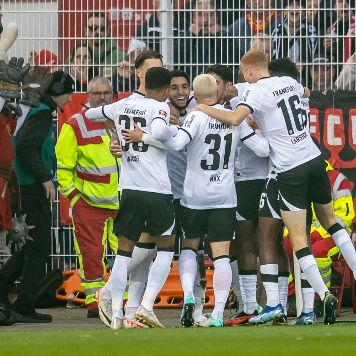 Eintracht Frankfurt nahm drei Punkte aus Berlin mit nach Hause. - Foto: Andreas Gora/dpa