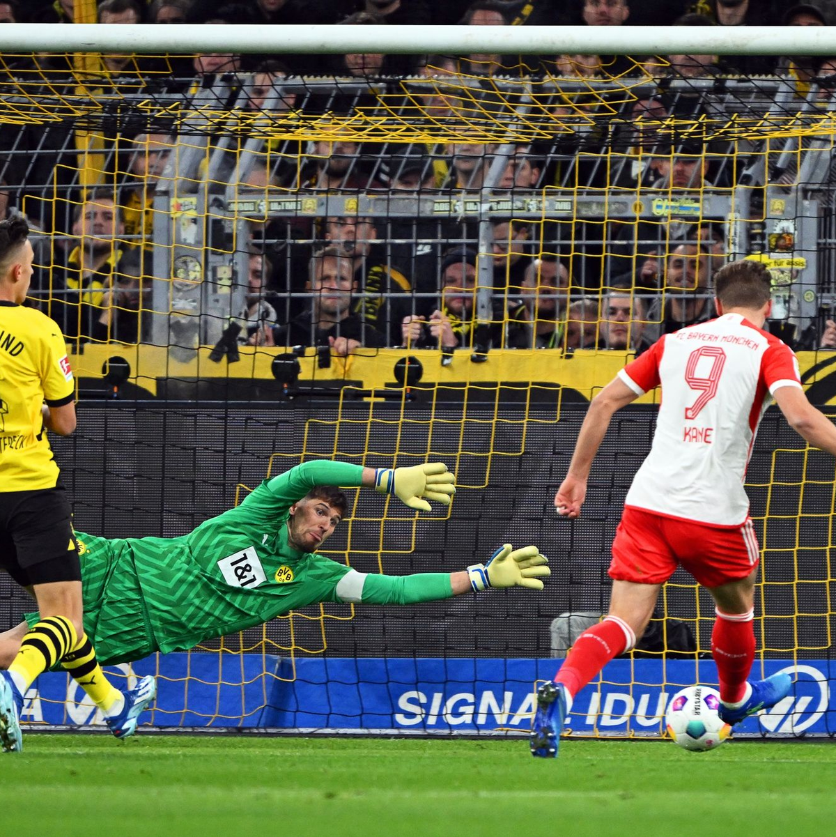 Harry Kane geht verletzt vom Feld - Foto: Federico Gambarini/dpa