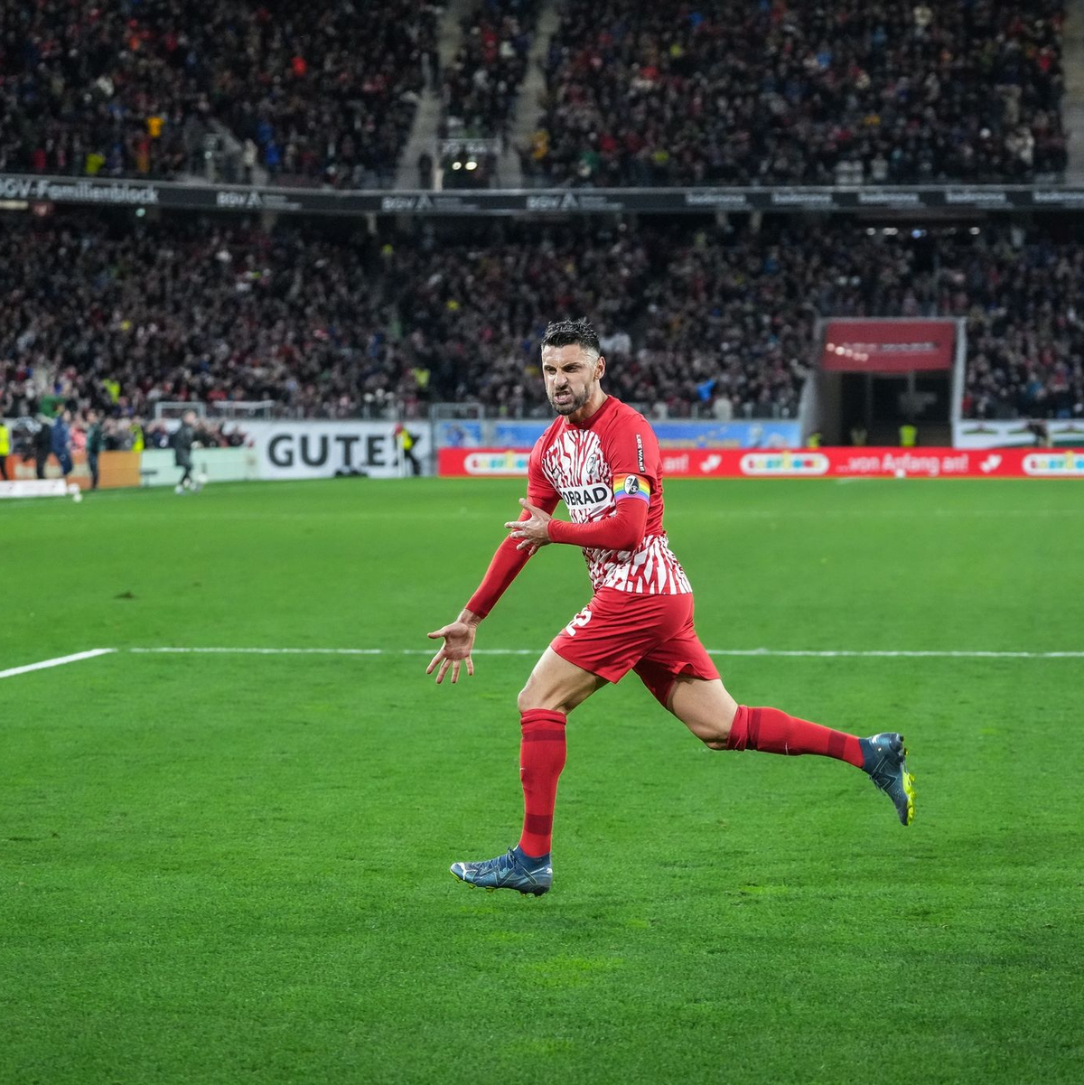 Rettete Freiburg spät einen Punkt: Vincenzo Grifo. - Foto: Jöran Steinsiek/dpa