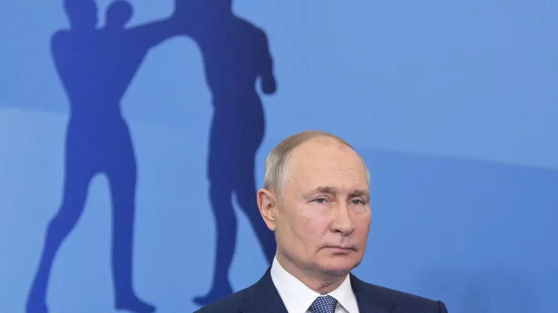 Russlands Präsident Wladimir Putin hat selbst einmal gesagt, dass ihm aus Sicherheitsgründen die Nutzung eines Doppelgängers bei offiziellen Terminen ans Herz gelegt worden sei. - Bild: Alexei Nikolsky/Pool Sputnik Kremlin/AP/dpa