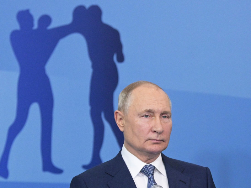 Russlands Präsident Wladimir Putin hat selbst einmal gesagt, dass ihm aus Sicherheitsgründen die Nutzung eines Doppelgängers bei offiziellen Terminen ans Herz gelegt worden sei. - Foto: Alexei Nikolsky/Pool Sputnik Kremlin/AP/dpa