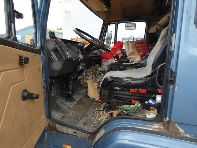 POL-NMS: 231104-2-pdnms Schrott LKW auf der A 7 gestoppt - Foto: presseportal.de