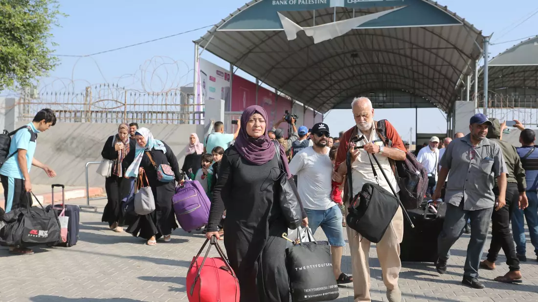 Hunderte Ausländer, unter ihnen Deutsche, und Palästinenser mit einem zweiten Pass verlassen den von Israel abgeriegelten Küstenstreifen. - Bild: Khaled Oma/XinHua/dpa