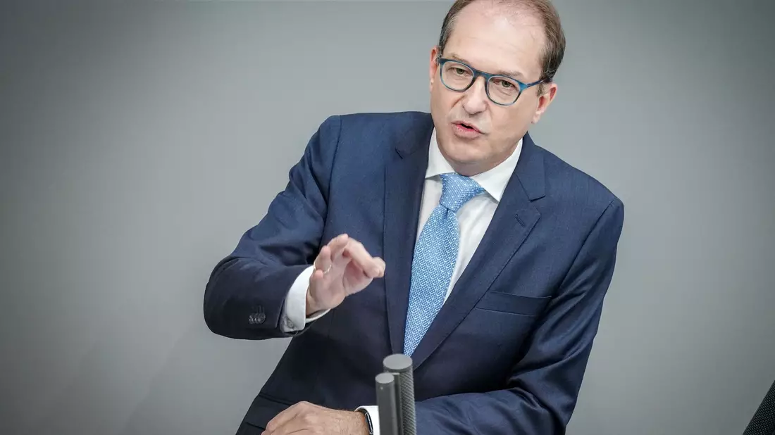 Alexander Dobrindt will Bannmeilen einrichten lassen. - Bild: Kay Nietfeld/dpa
