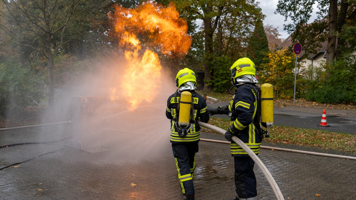 FW Flotwedel: Einsatzkräfte der Freiwilligen Feuerwehr Flotwedel bilden sich im Bereich Atemschutz fort - Foto: presseportal.de