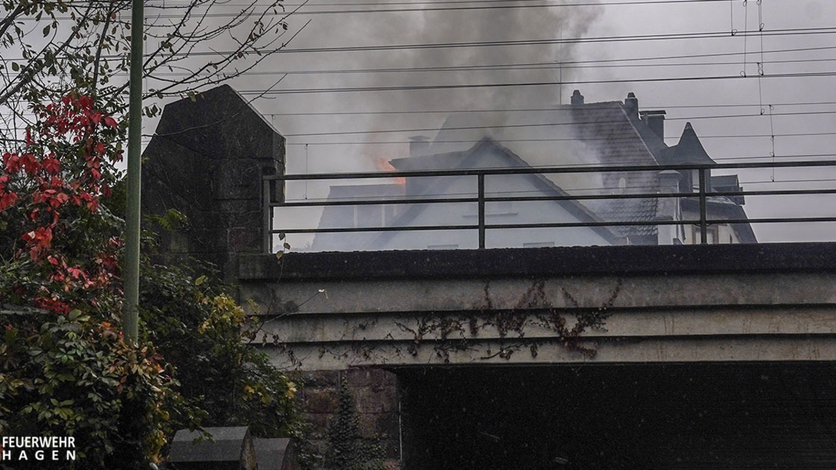 FW-SE: Rundballenbrand in Struvenhütten - Foto: presseportal.de