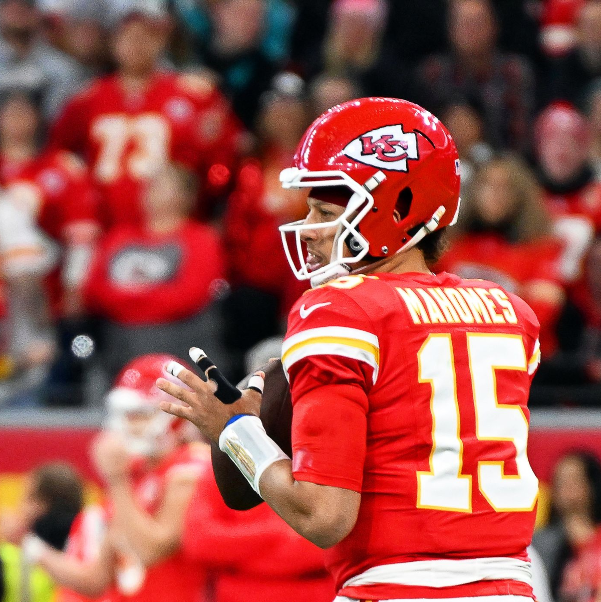 Quarterback Patrick Mahomes führte Kansas City gegen Miami zum Sieg. - Foto: Arne Dedert/dpa