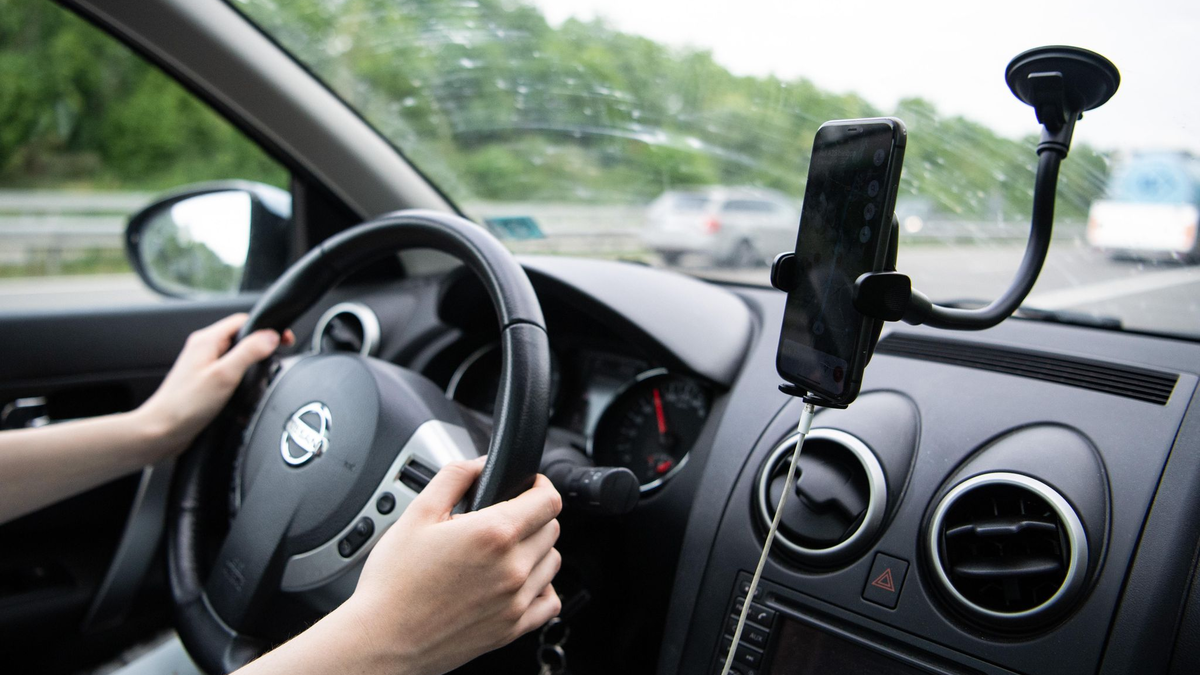 Hält das Netz - oder nicht? Auf deutschen Autobahnen bislang eine berechtigte Frage. - Foto: Melissa Erichsen/dpa