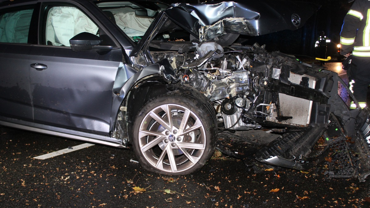 POL-RBK: Rösrath - Alkoholisierter Pkw-Fahrer kollidiert mit Baum und wird schwerverletzt - Foto: presseportal.de