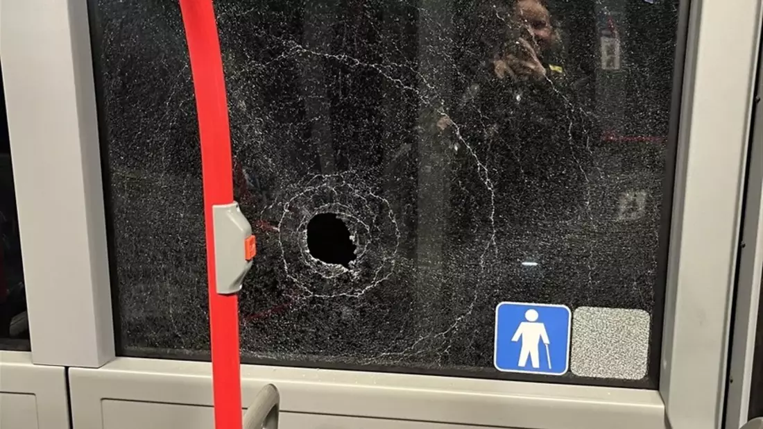 POL-AC: Gefährlicher Eingriff in den Straßenverkehr - Polizei sucht Täter - Bild: presseportal.de