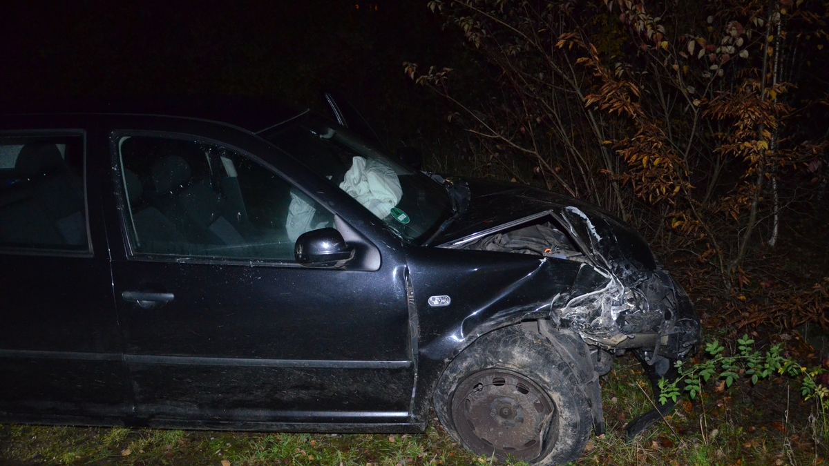 POL-HF: Parkende Fahrzeuge beschädigt- Verursacherin flüchtet - Foto: presseportal.de