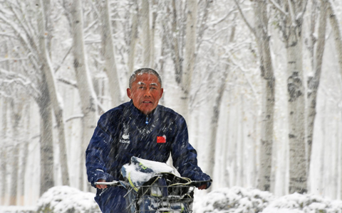 Heftiges Schneetreiben in Nordchina. - Foto: Yang Qing/XinHua/dpa