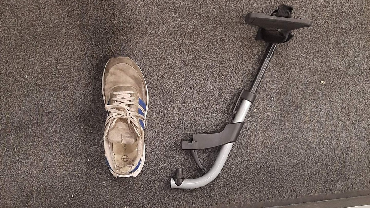 BPOL-H: Rollstuhl-Rowdy spuckt und prügelt mit Fußraste auf Bahnpersonal und Bundespolizisten ein - Foto: presseportal.de