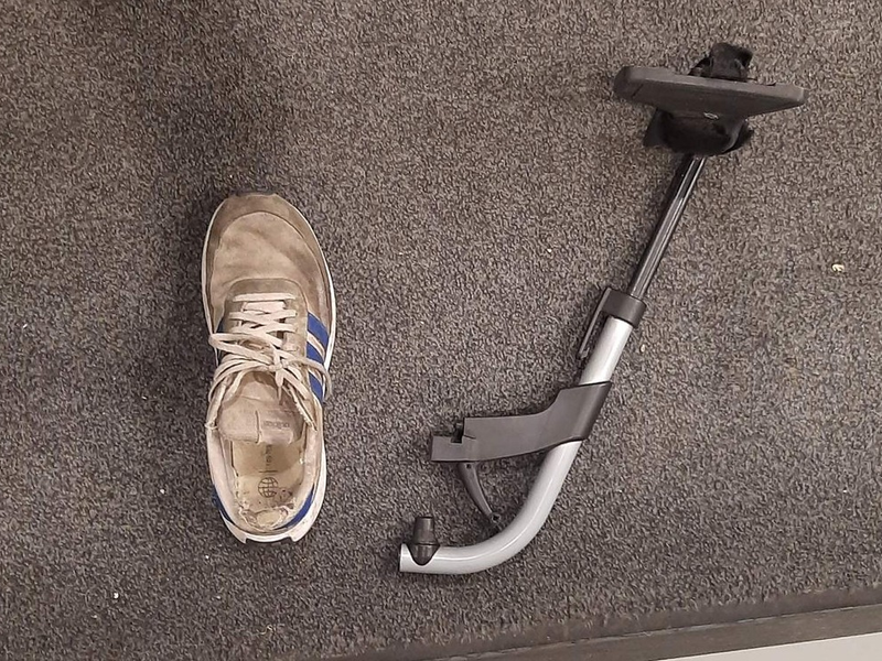 BPOL-H: Rollstuhl-Rowdy spuckt und prügelt mit Fußraste auf Bahnpersonal und Bundespolizisten ein - Foto: presseportal.de