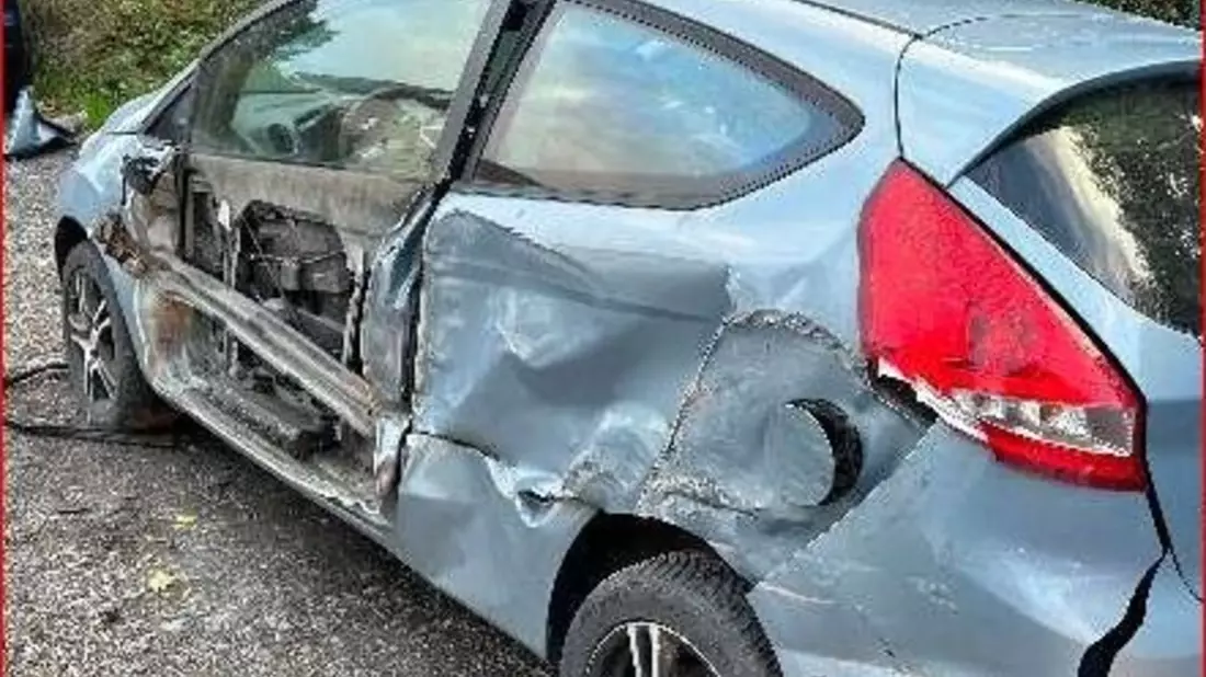 POL-GÖ: (543/2003) LKW beschädigt vier geparkte Fahrzeuge in der Martin-Luther-Straße - Technischer Defekt vermutlich Ursache, Gesamtschaden offen - Bild: presseportal.de