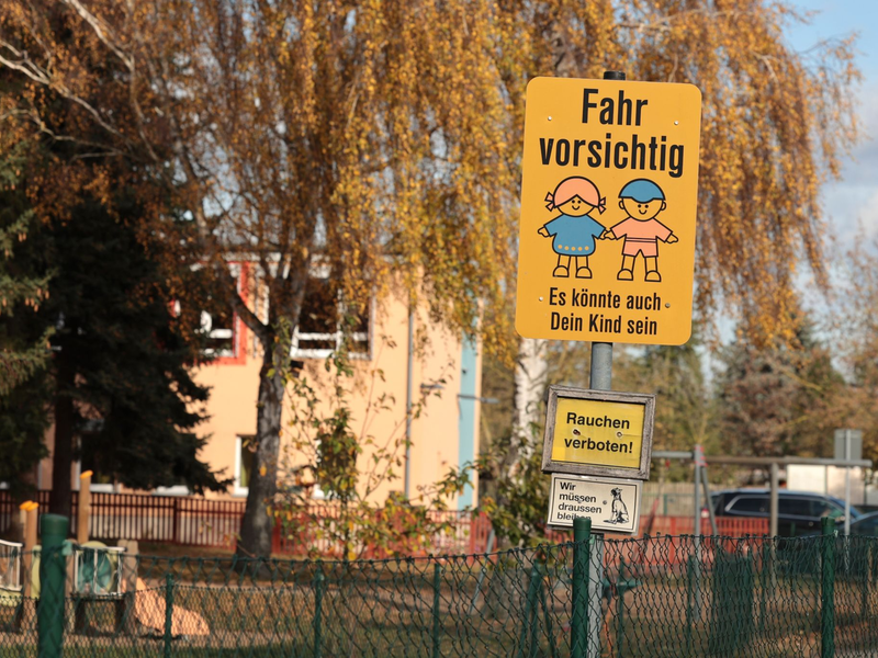 Die Kindertagesstätte «Anne Frank» in Tangerhütte. Die Pläne für eine Namensänderung sorgen für Kritik. - Foto: Peter Gercke/dpa