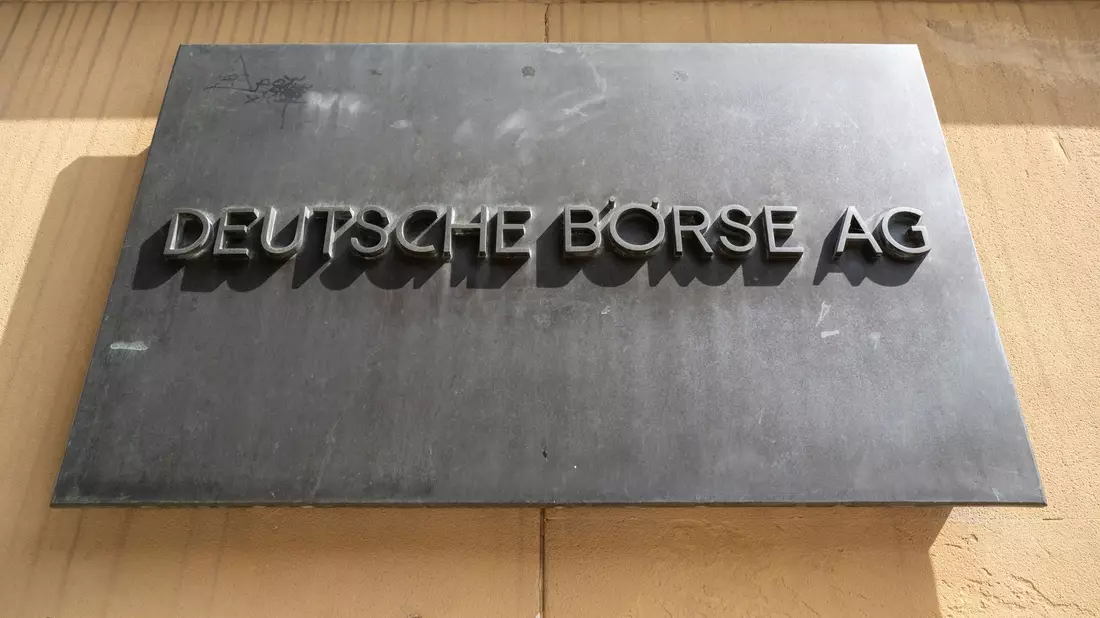 Die Deutsche Börse AG in Frankfurt am Main. - Bild: Alina Grünky/dpa