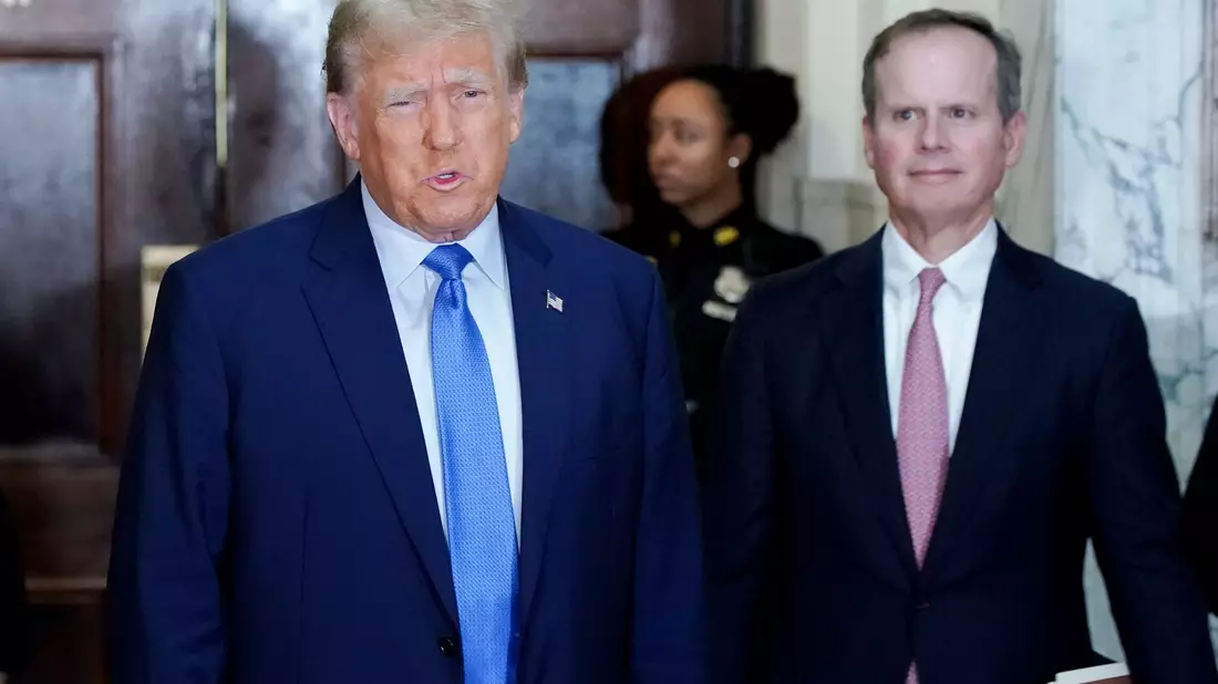 «Das ist ein sehr unfairer Prozess. Ich hoffe, die Öffentlichkeit schaut zu»: Donald Trump. - Bild: Eduardo Munoz Alvarez/FR171643 AP/AP