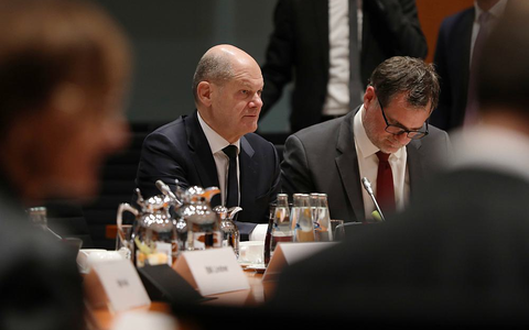 Olaf Scholz und Wolfgang Schmidt bei der MPK am 06.11.2023 - Foto: über dts Nachrichtenagentur